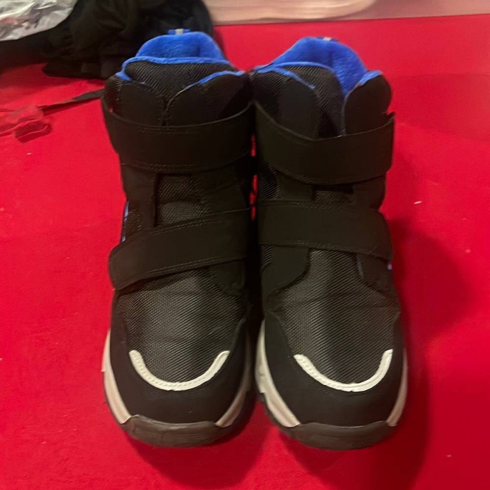 Snow boots